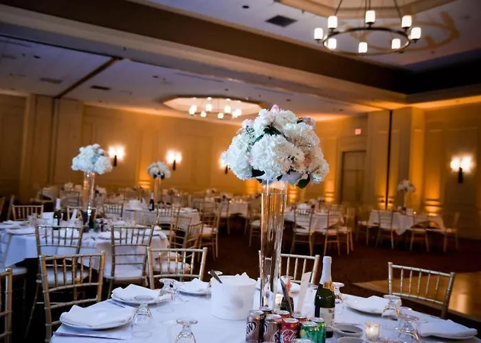 Adam'S Mark Hotel & Conference Center