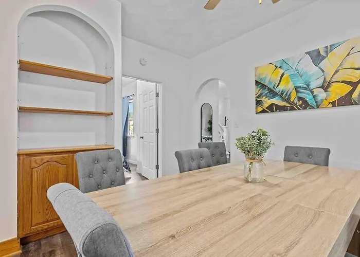 New Luxury House In The Heart Of Janesville