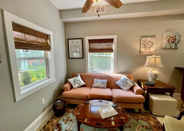 Magnolia Court Suites