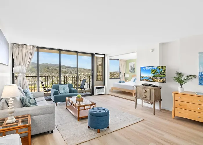 Elevated Retreat With Pool Access, Lanai & Mountain Views