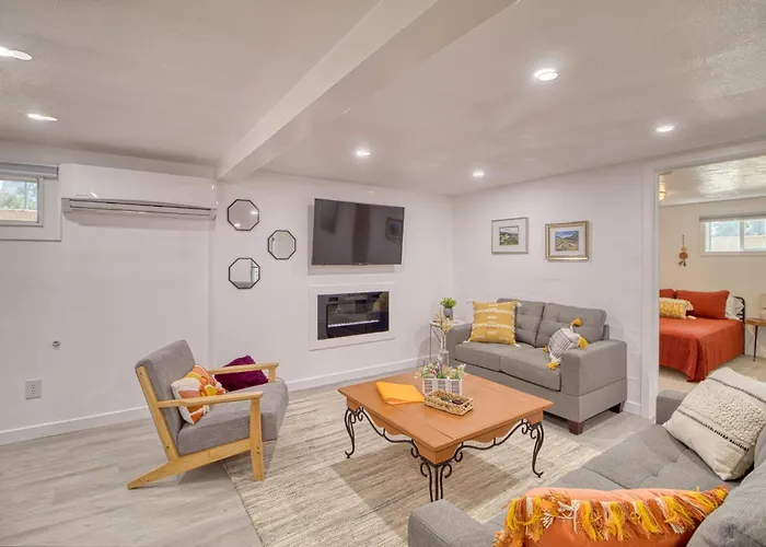 Great Find! Downtown Oasis With Office Setup