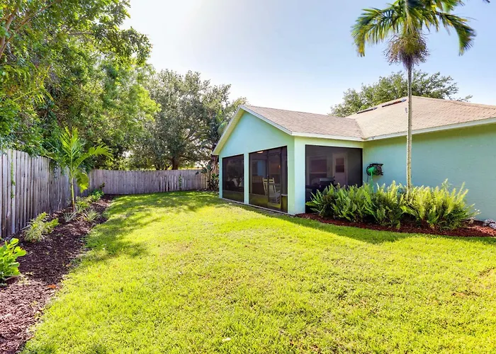 Inviting Jensen Beach Home W/ Screened-In Patio!
