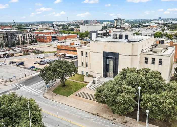 Dallas Farmers Market Apartment, Just Right In Downtown Dallas Tx Perfect Place