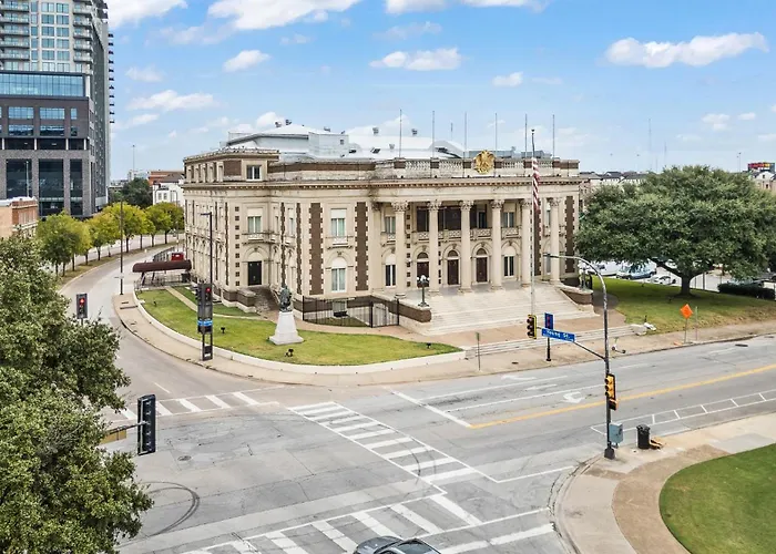 Dallas Farmers Market Apartment, Just Right In Downtown Dallas Tx Perfect Place