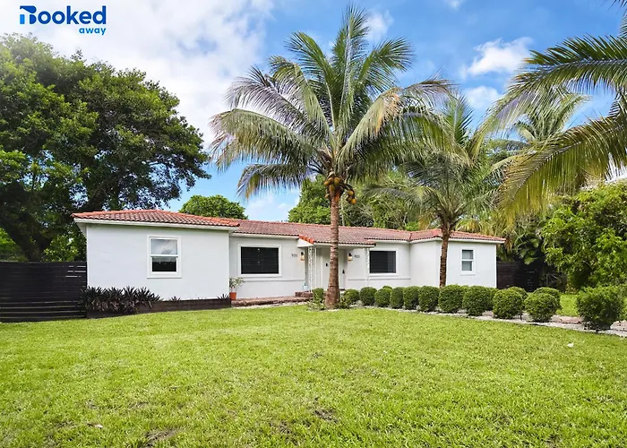 House With Pool And Bbq, 12 Min To The Beach