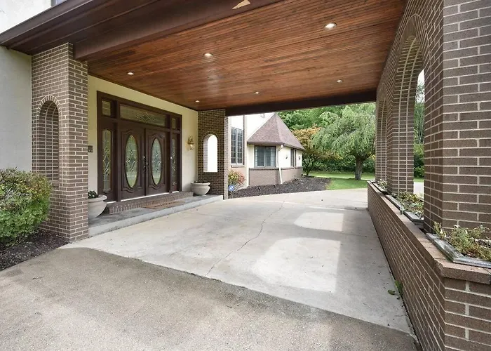 12,700 Sf 8 Room Mansion On 18 Acres