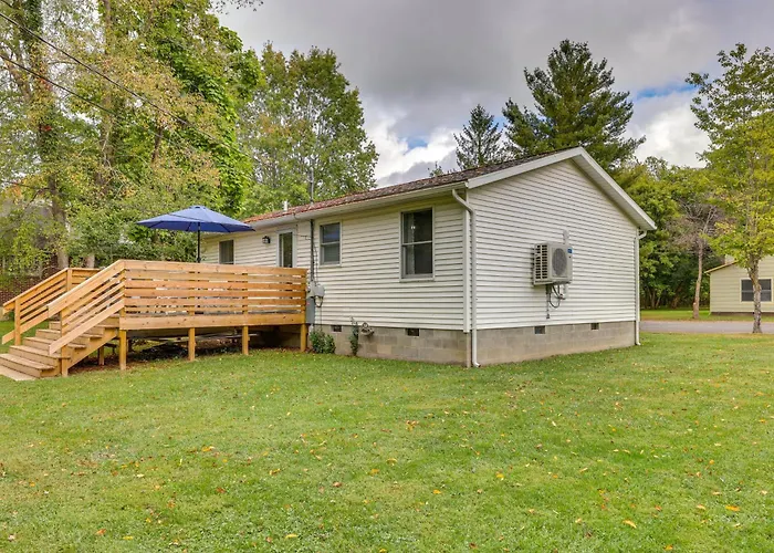 Greenbrier River Retreat W/ Deck - Steps To Trail!