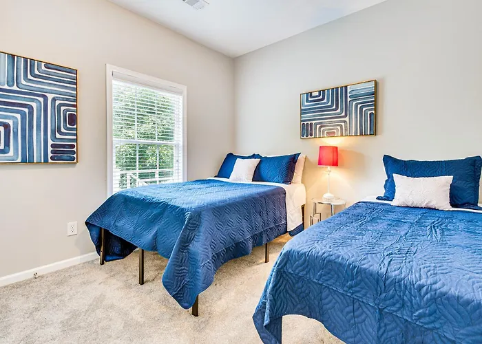 3 Mi To Avalon: Townhome W/ Balcony In Alpharetta!