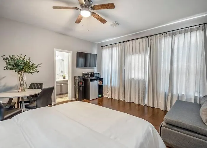 Palmer Hotel Suite Retreat In The Heart Of Houston