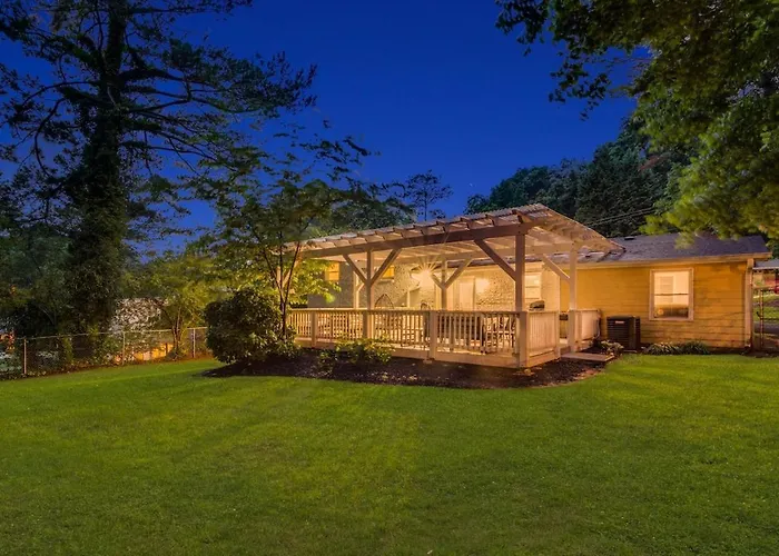 Stylish Atlanta Home 6Br Sleeps 12