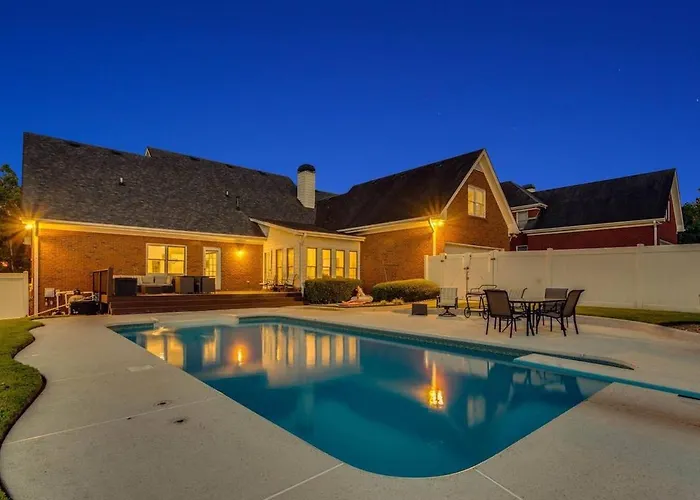 Atlanta 5Br Luxe Pool Retreat,Sleeps 12