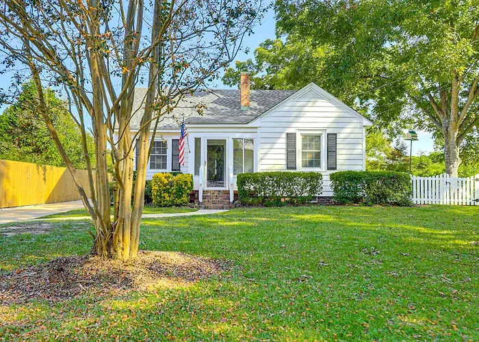 2 Mi To Downtown: Pet-Friendly Home In New Bern!