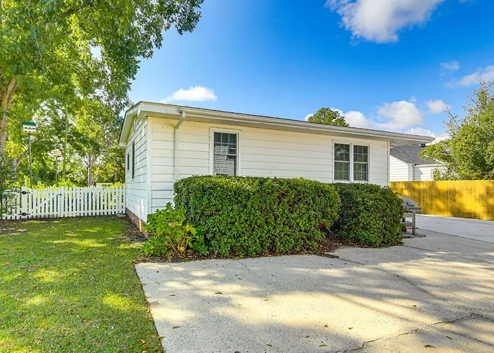 2 Mi To Downtown: Pet-Friendly Home In New Bern!