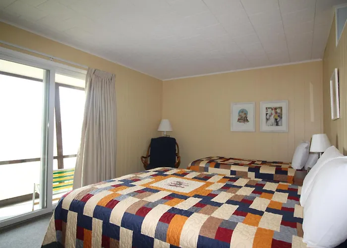 Sandy Point Motel