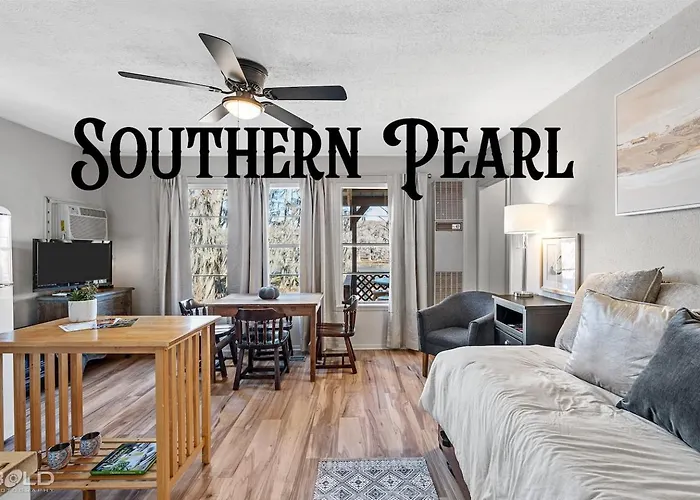 Southern Pearl Waterfront Charm -Kayaks & Canoes