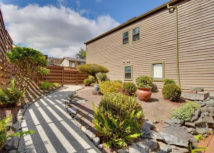 Pet-Friendly Auburn Home On 3 Acres