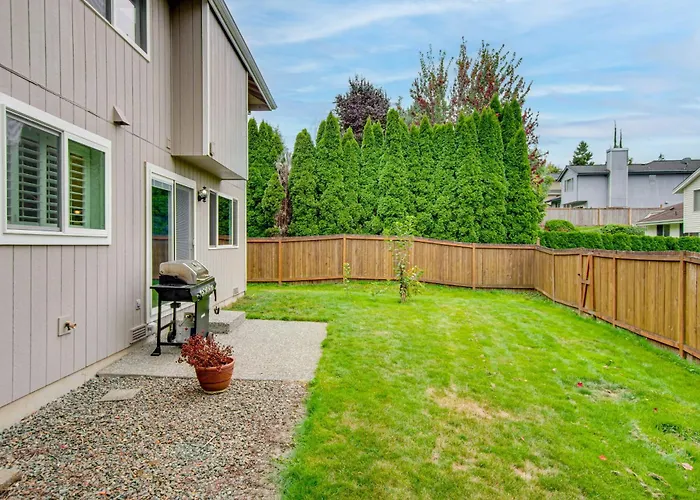 Washington Retreat W/ Yard - Near Seattle!