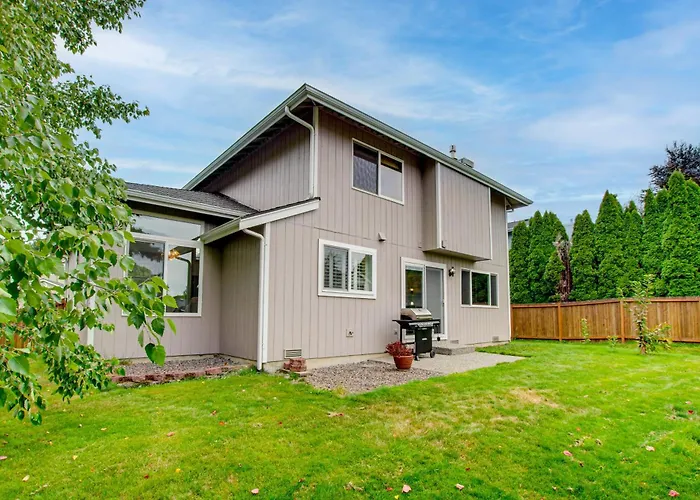 Washington Retreat W/ Yard - Near Seattle!