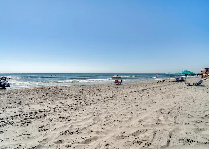 <1 Mi To Boardwalk & Beach Access: Ocean City Apt!
