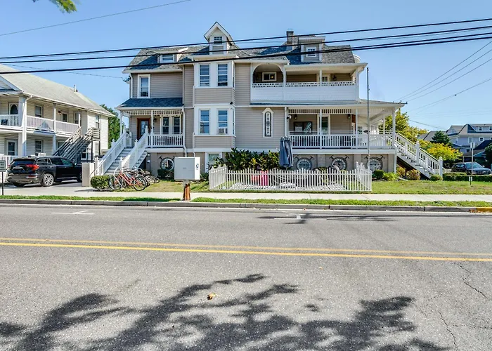 <1 Mi To Boardwalk & Beach Access: Ocean City Apt!