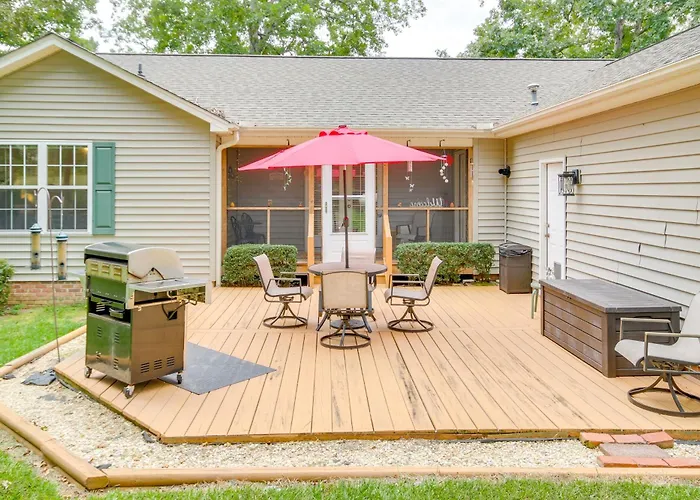 Chapin Home Near Boat Launch & Lake Murray!