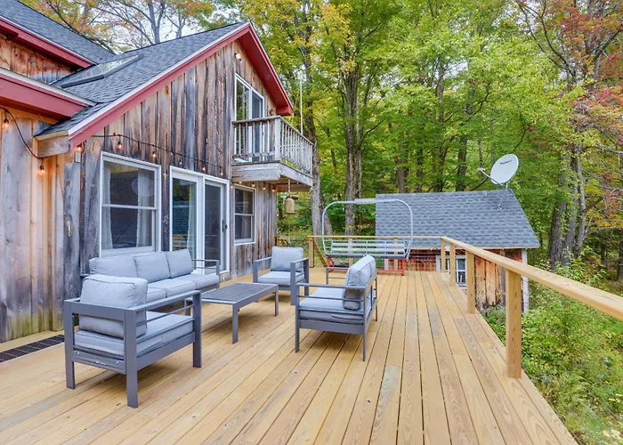 Storybook Stratton House: 3 Mi To Mount Snow!