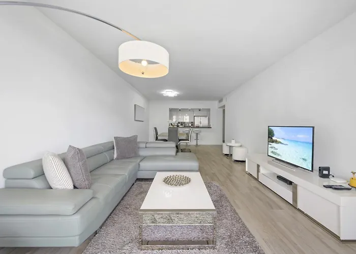 Spacious Apartment Of 2Br - 2Bth In Ocean Reserv Front The Beach