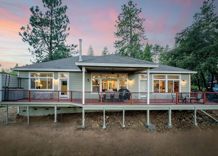 Cozy Foothills Home
