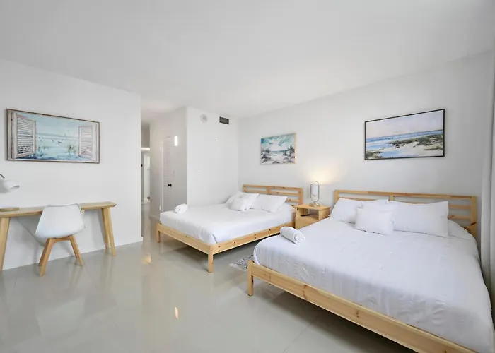 Beautiful And Big Apartment By The Beach