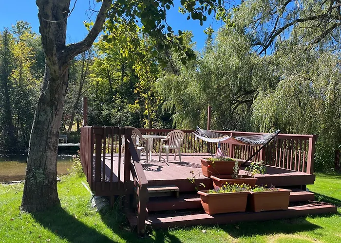 Sleeping Bear Riverside Cabins - Cabin 5