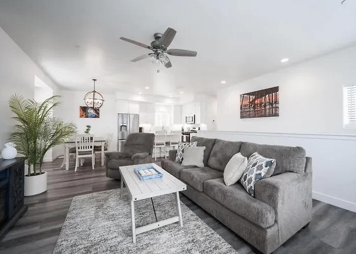 Game Room! Rooftop Deck! Sleeps 11