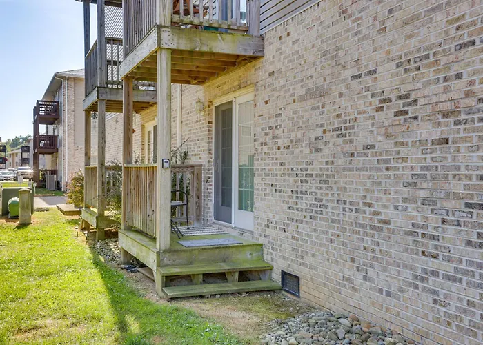 3 Mi To Wvu: Condo W/ Deck In Morgantown