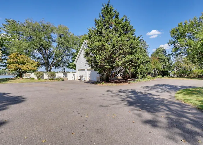 Pet-Friendly Home On Chester River W/ Dock!