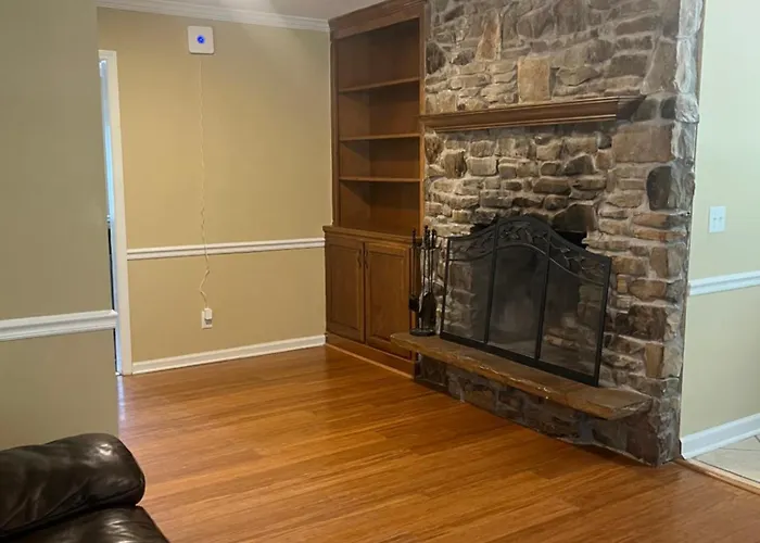 4-Bedroom Duplex With Ac And Wifi In Dalton Ga