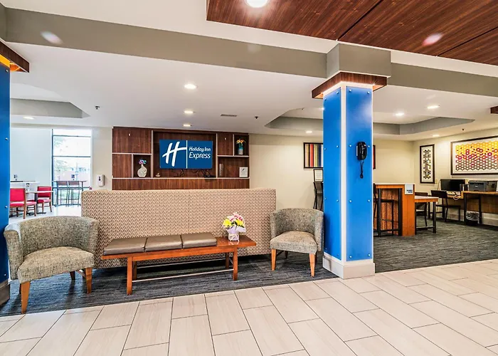 Holiday Inn Express Hotel & Suites Franklin By Ihg