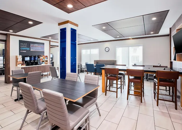 Holiday Inn Express & Suites Buffalo By Ihg