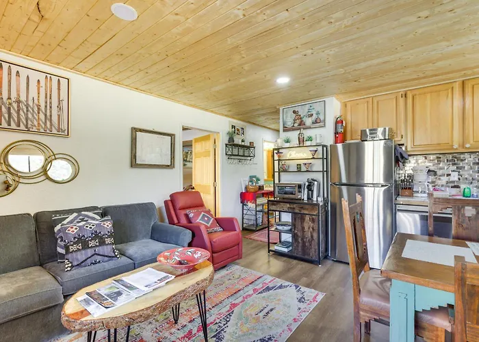 Ski-In Red River Retreat: Balcony, Mountain Views!