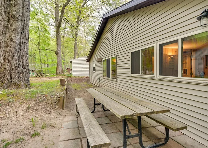 Harrison Cabin W/ Fire Pit & Elbow Lake Access!