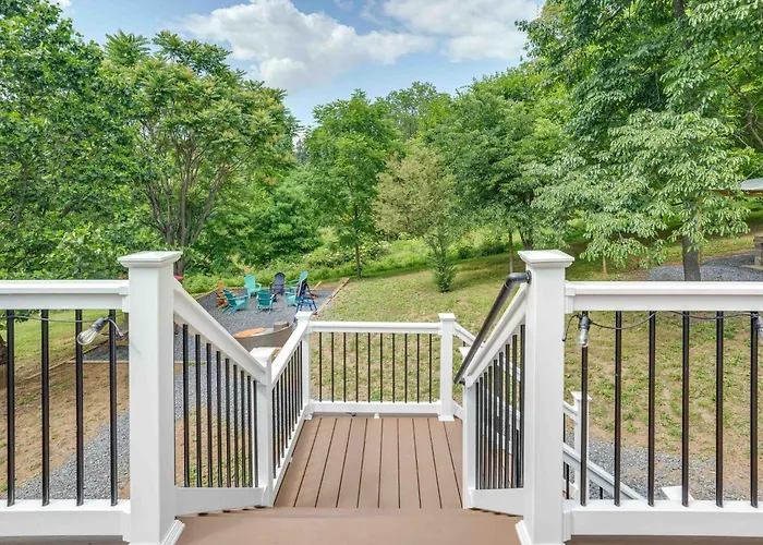 Front Royal Retreat On 3 Acres W/ Mtn Views!