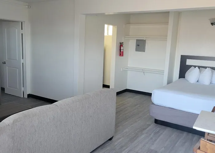 Mc Pacific Inn & Suites Torrance