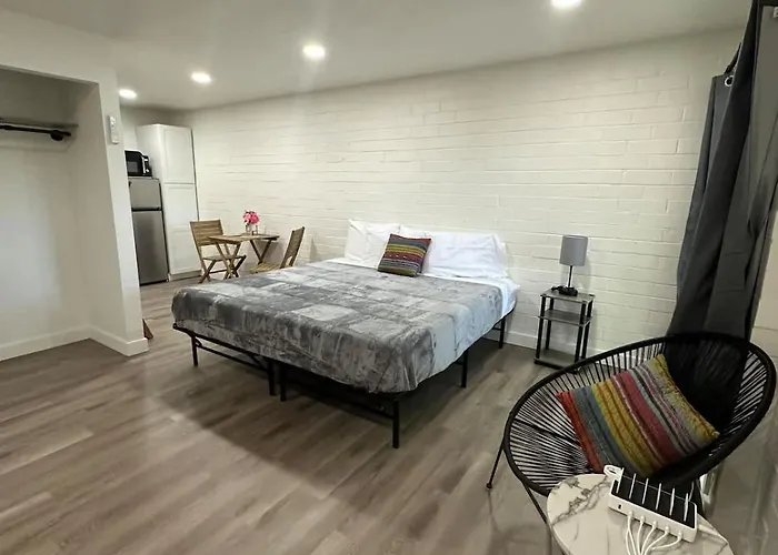 Newly Remodeled Bright Studio