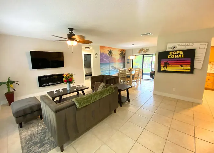 Cozy Coral Cottage With Tiki Hut, Mini Golf, Arcade And Grill
