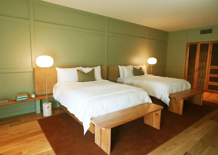 Albert Hotel