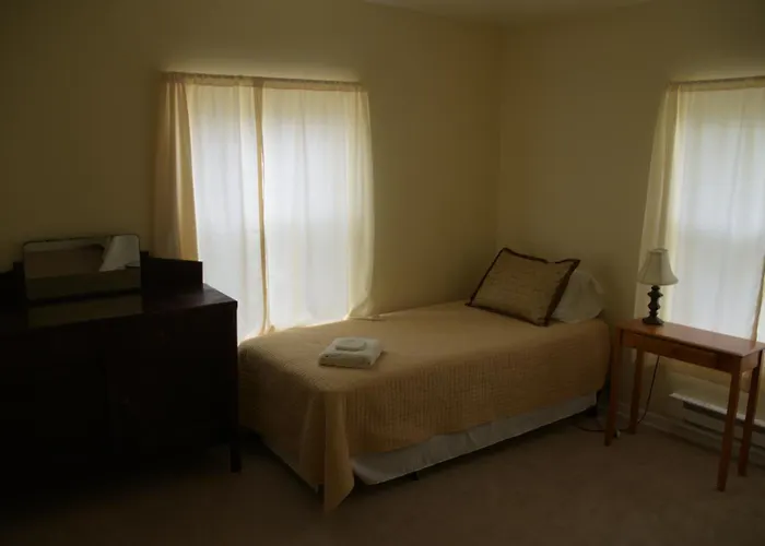 Twin Room Near Hillsboro