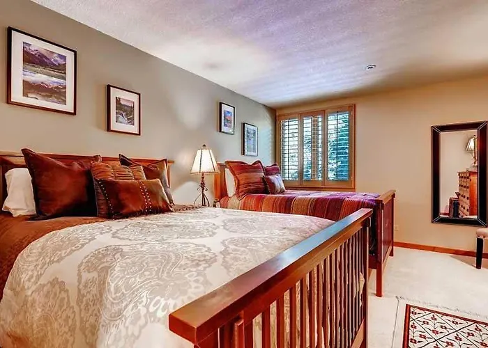 Kiva 336 By East West Hospitality