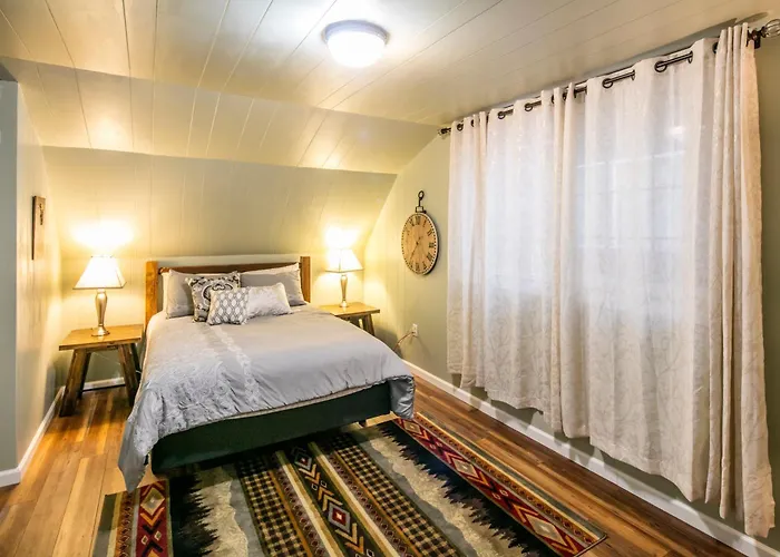 Cabin Minutes From Yosemite