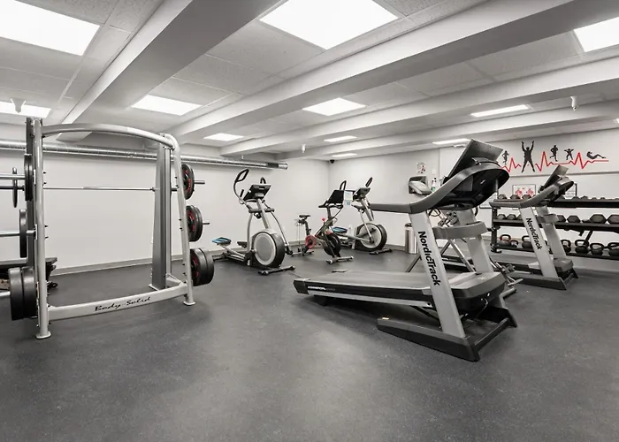 Luxury Condo With Garage Parking And Pool