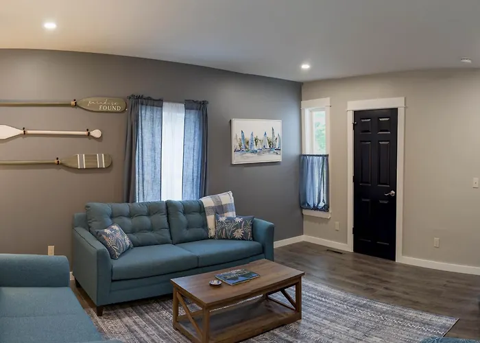 Newly Renovated Acadia Apartment Mple Street