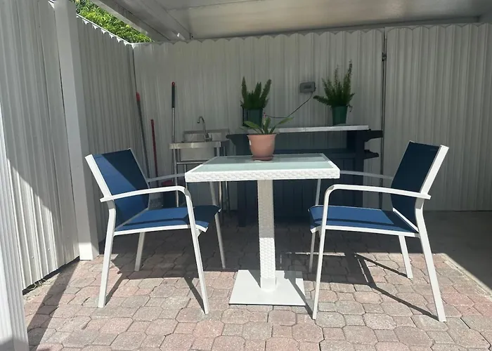 Relaxing Studio Getaway W Bbq, Patio And Parking