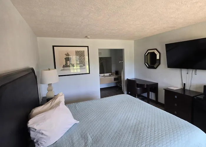 Best Price Motel & Suites